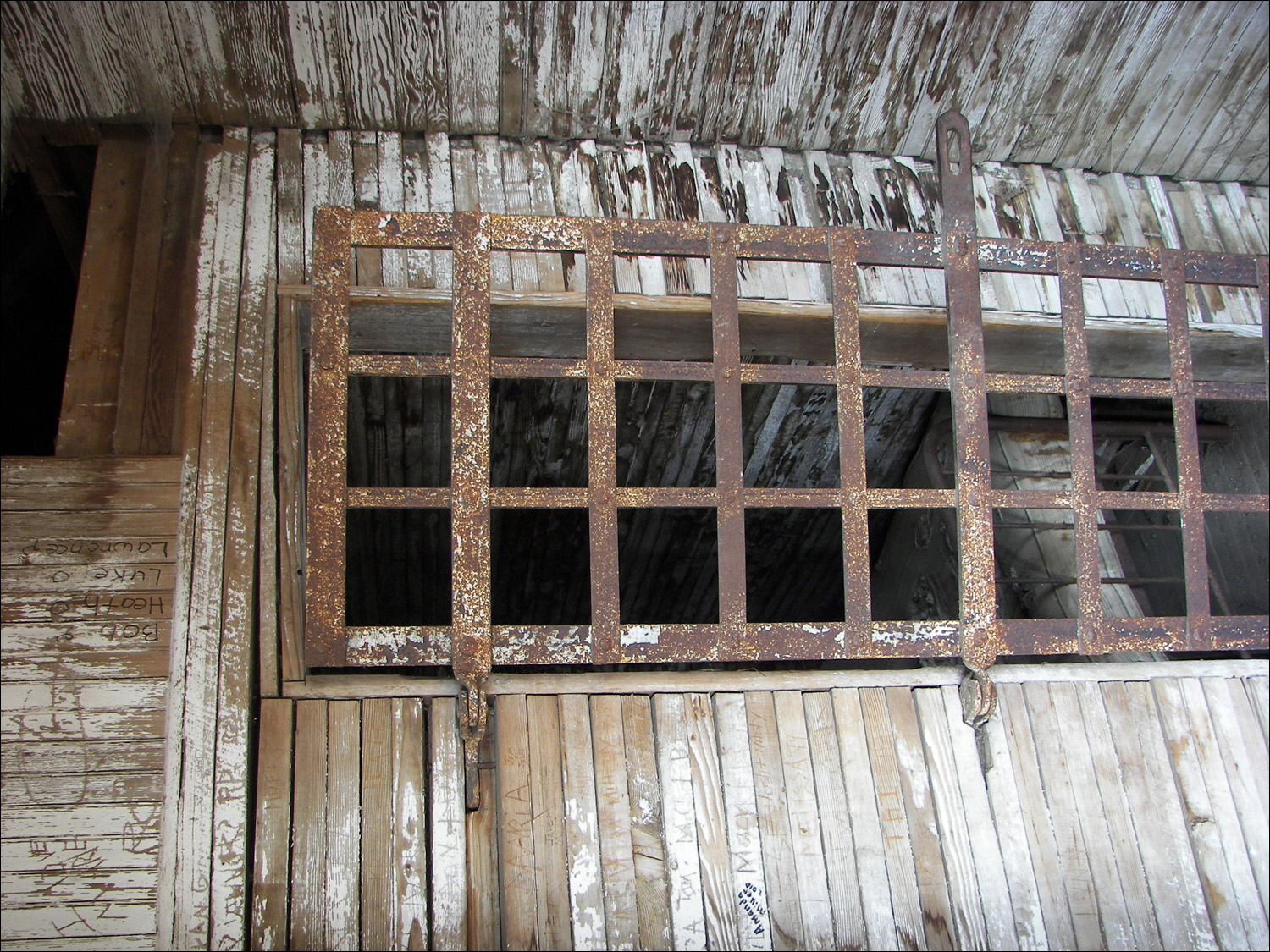 Washington State-Old abandon 2 cell jail on way to Lyons Ferry State Park